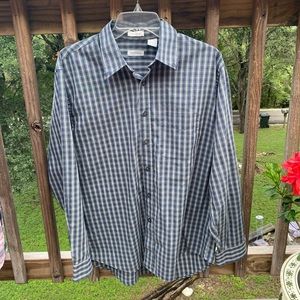 Van Huesen button down dressy shirt